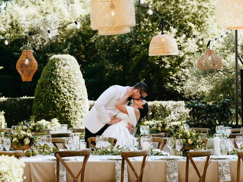 Kiss And Table